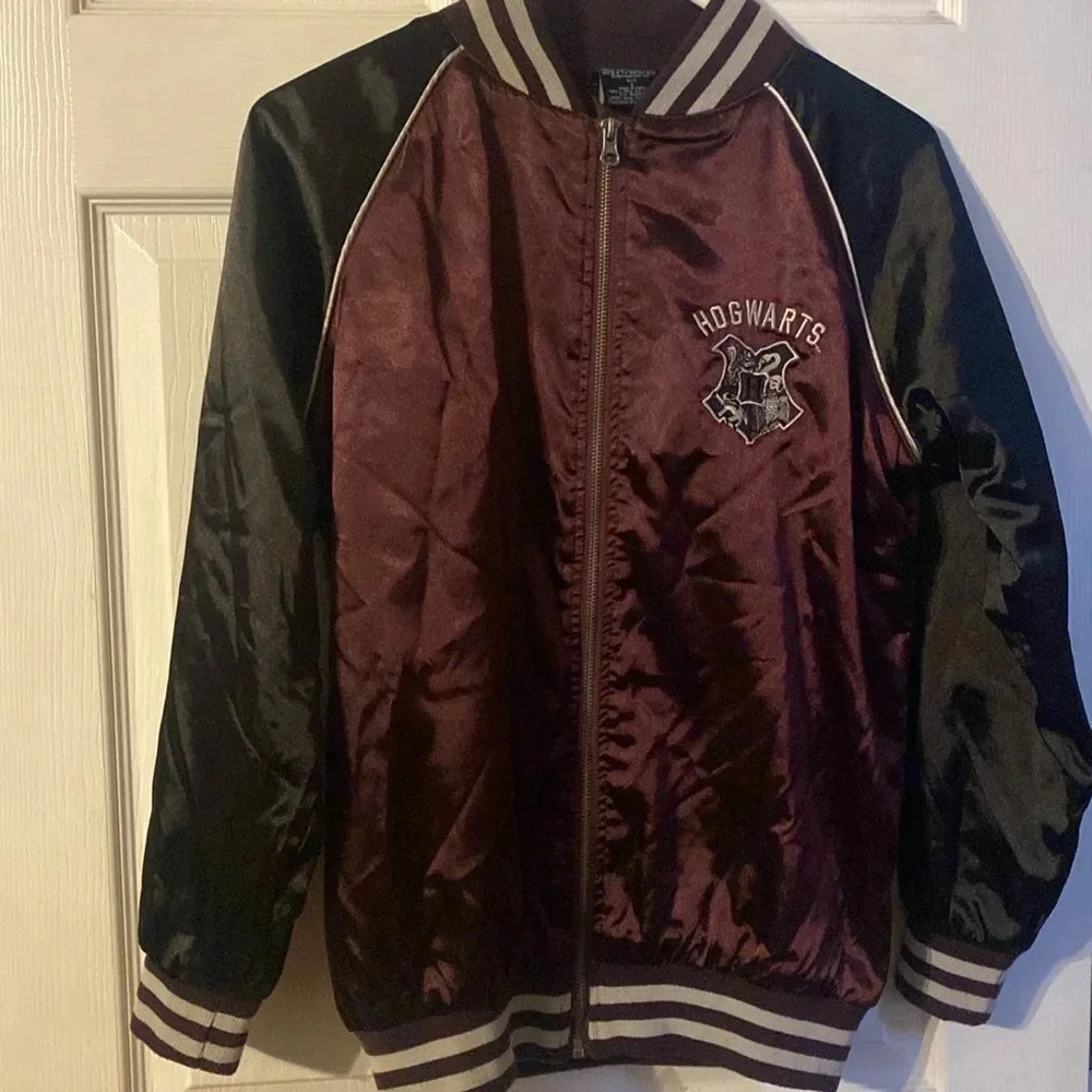 Women's HARRY POTTER Hogwarts Varsity Full-Zip Bomber Jacket Size small